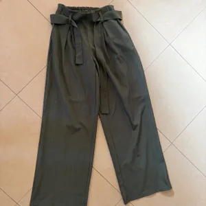 Široke lagane pantalone