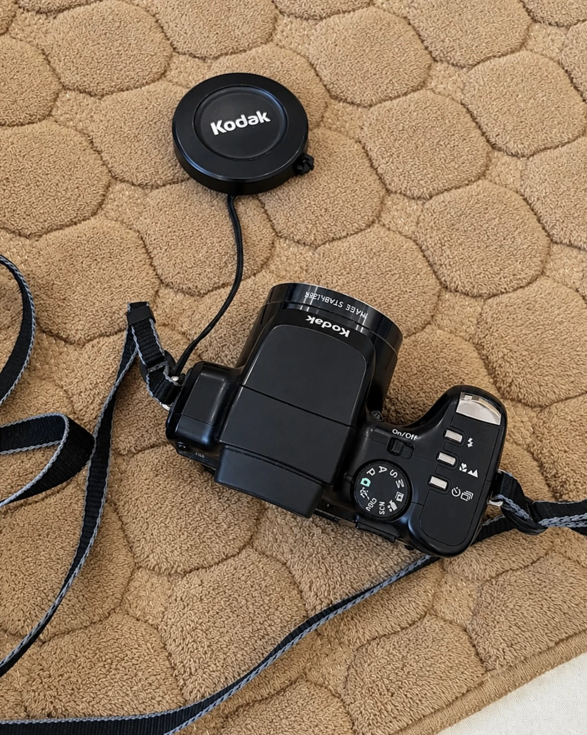 Kodak EasyShare Z712 IS digitalni fotoaparat