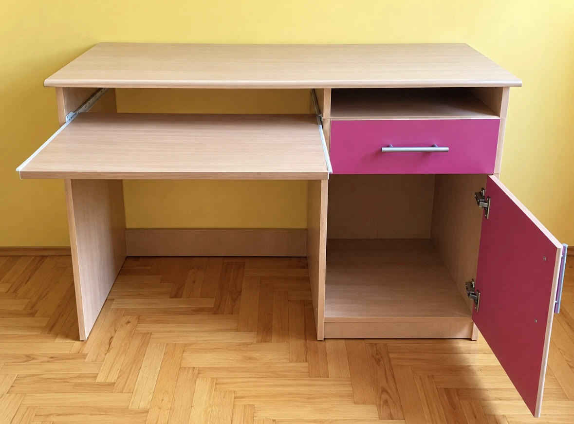 Radni/kompjuterski sto sa fiokom i ormarićem