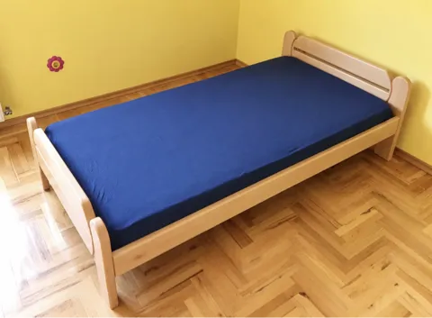Krevet od punog drveta + dušek