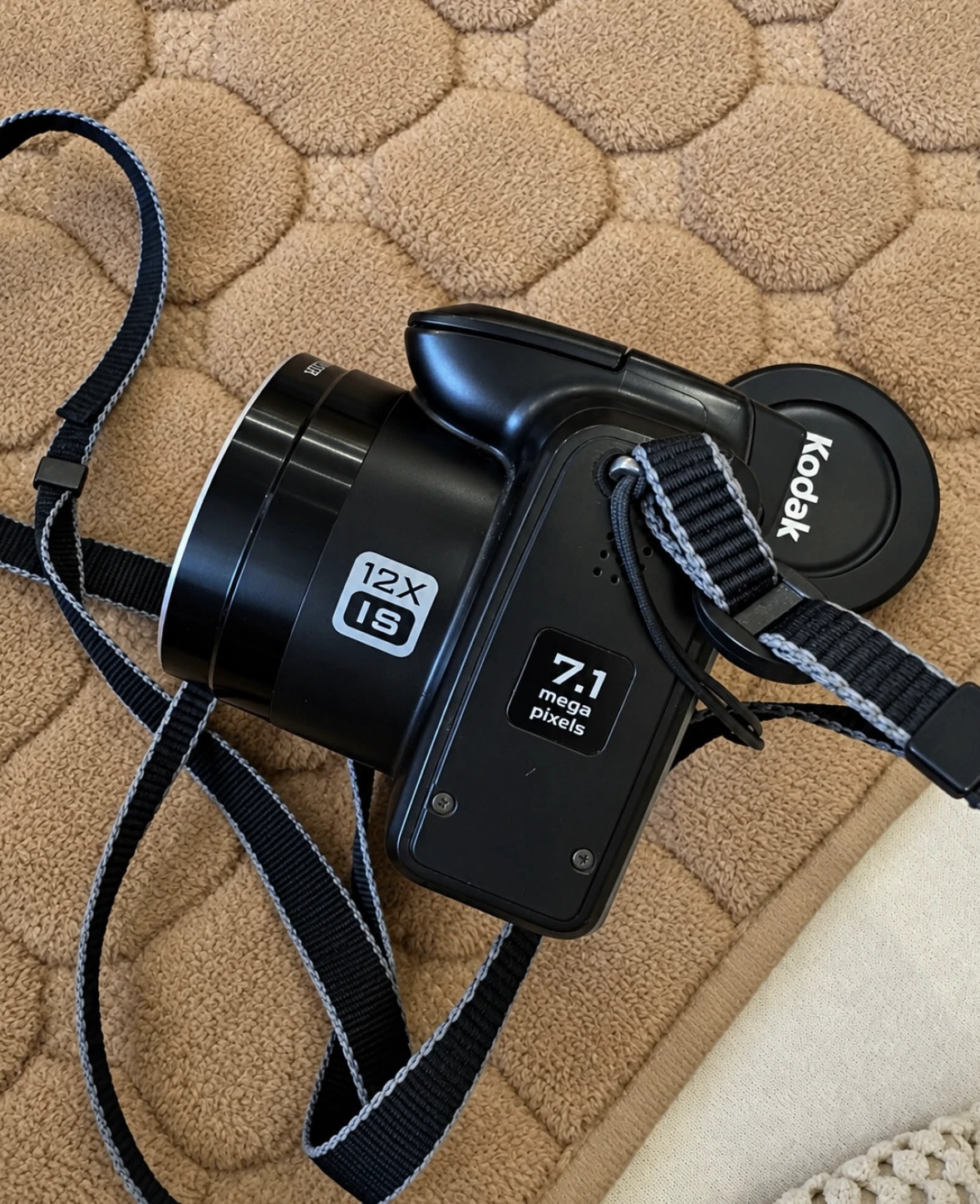 Kodak EasyShare Z712 IS digitalni fotoaparat