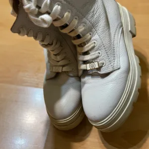 Tommy hilfiger cizme