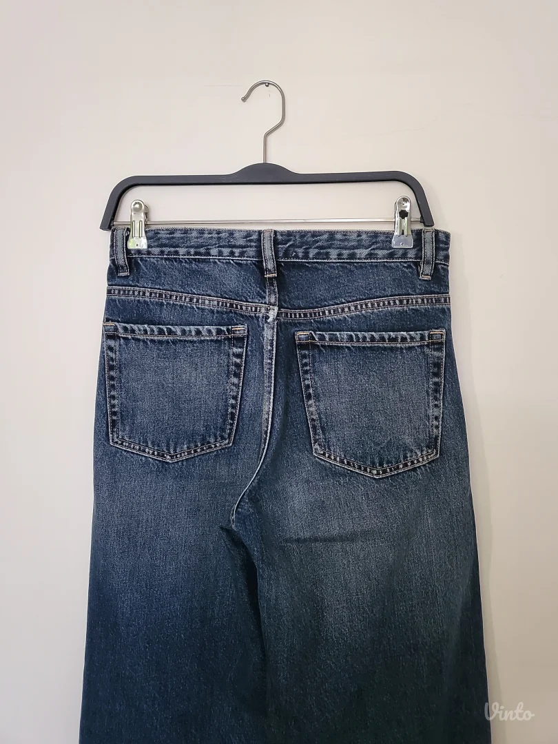 Zara farmerke, broj 34