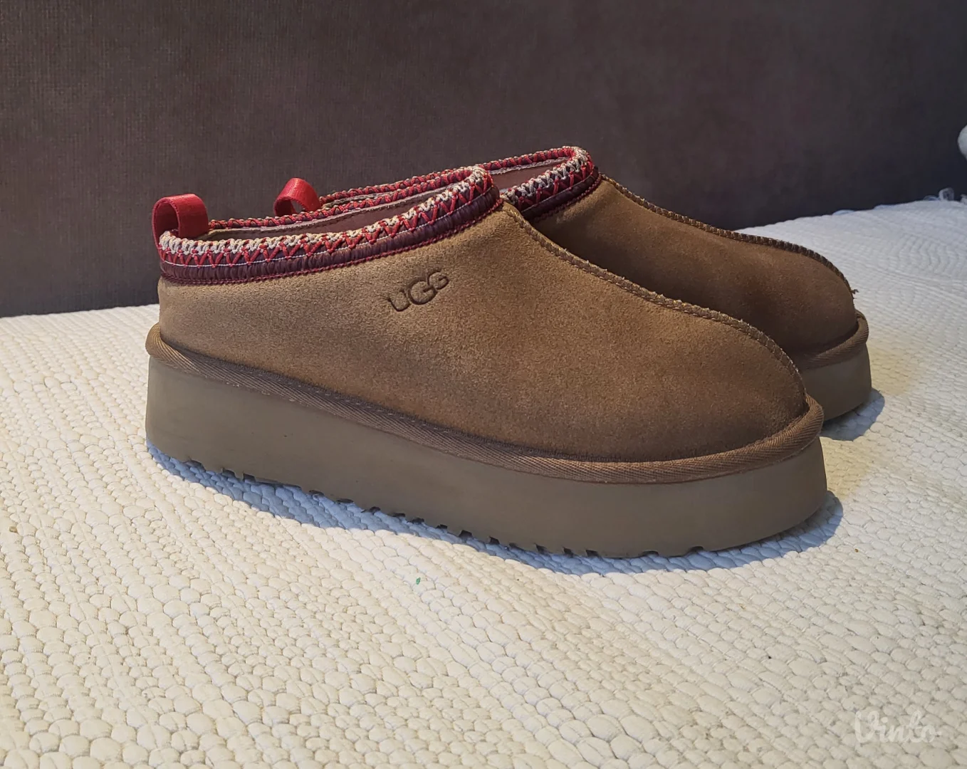 Rezervisano UGG Tazz