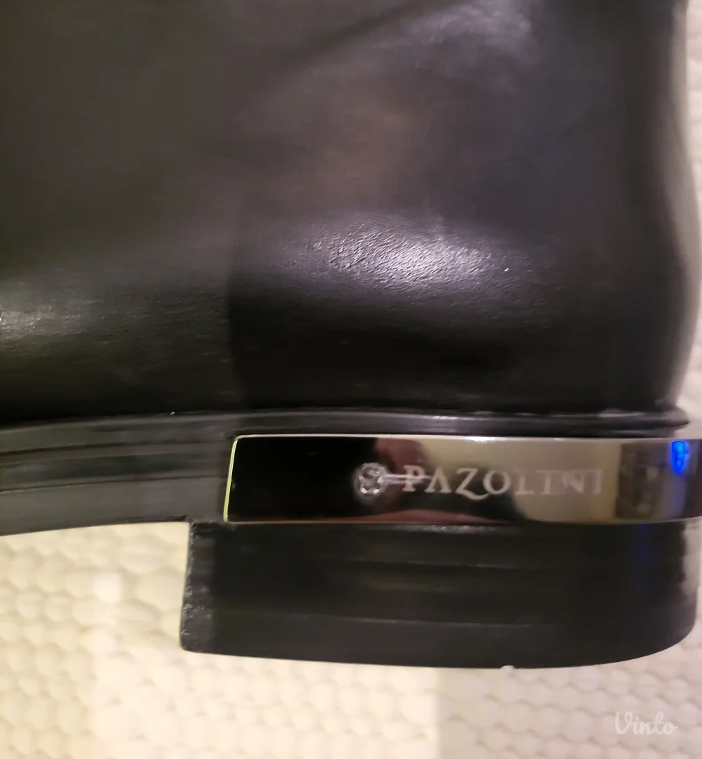 Pazolini duge, crne čizme