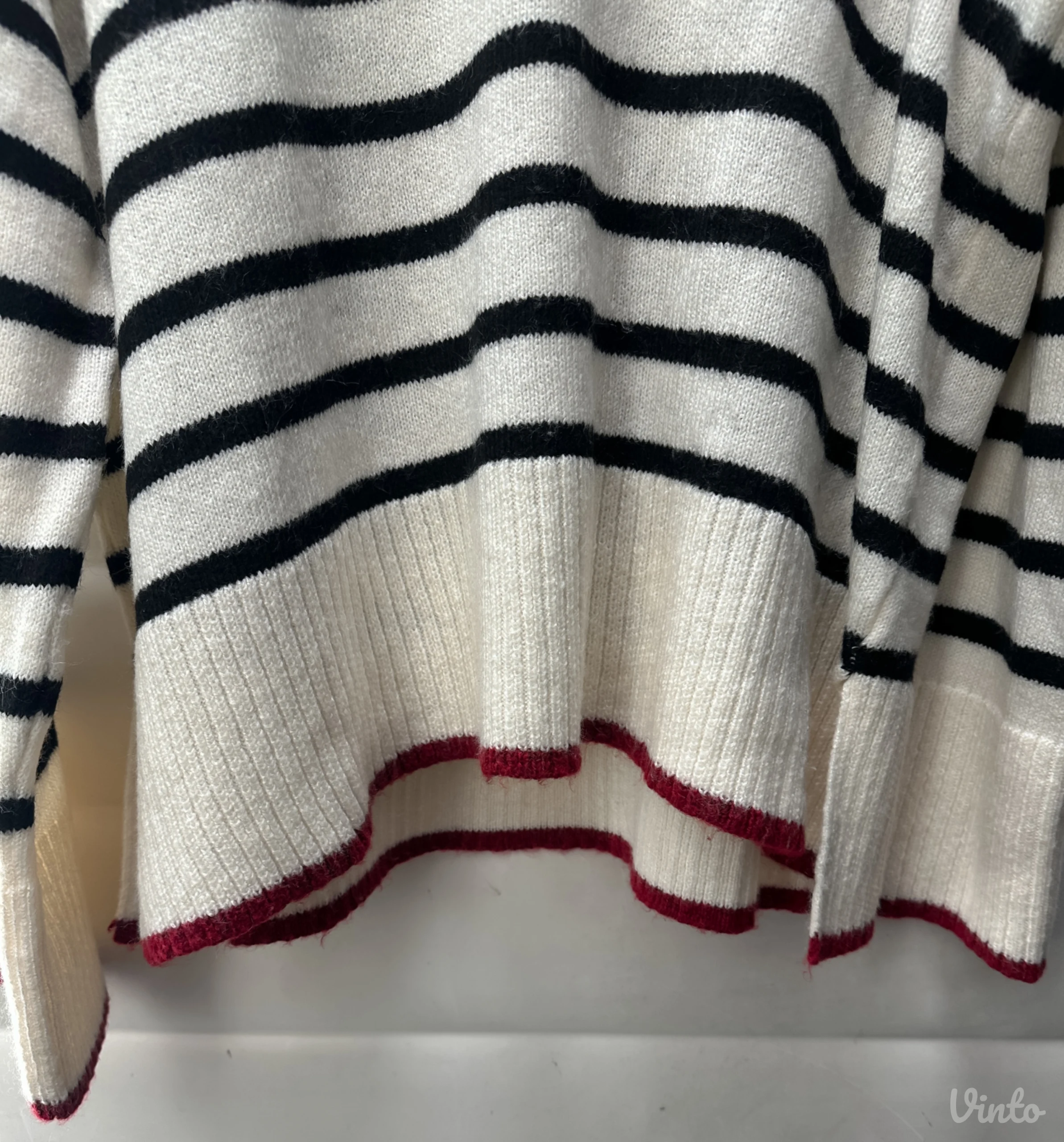 Novo! LC Waikiki dzemper na pruge