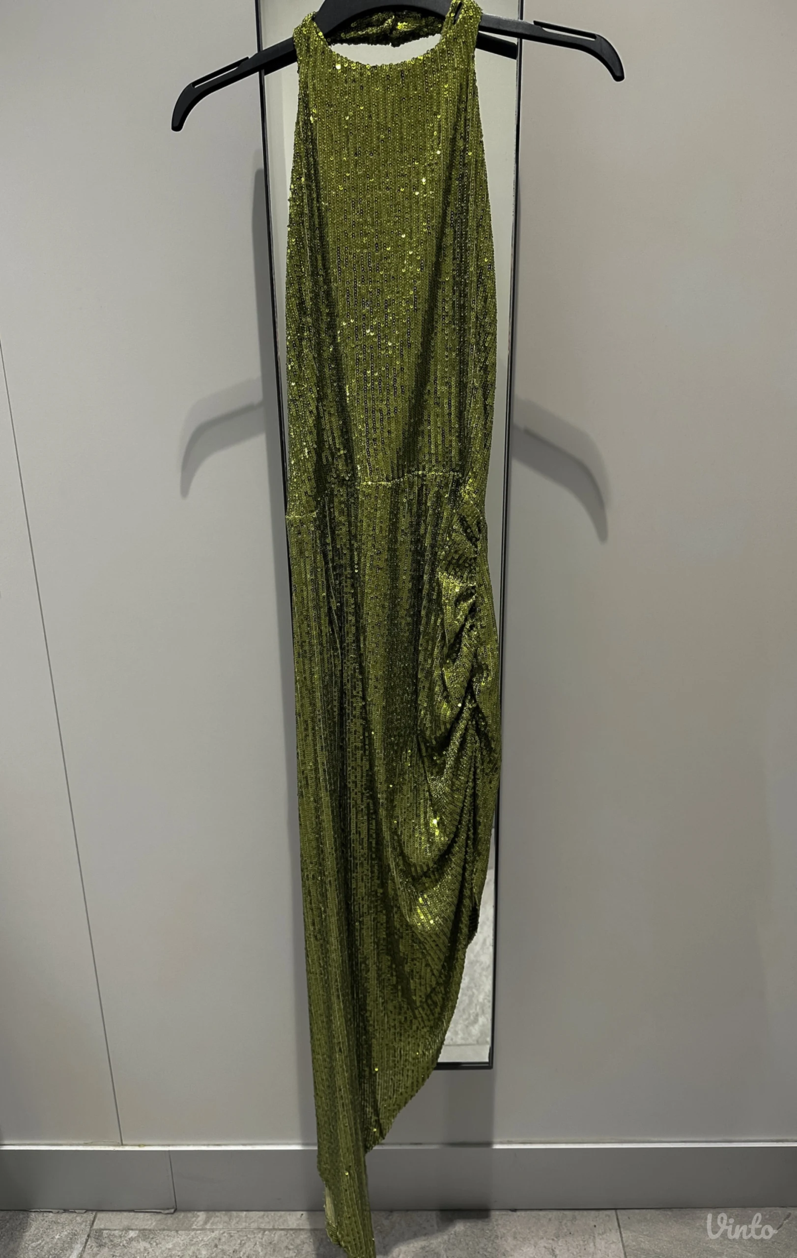 Elegantna haljina sa sljokicama