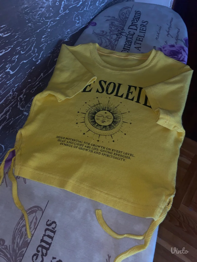 Crvena I žuta crop-top S majica