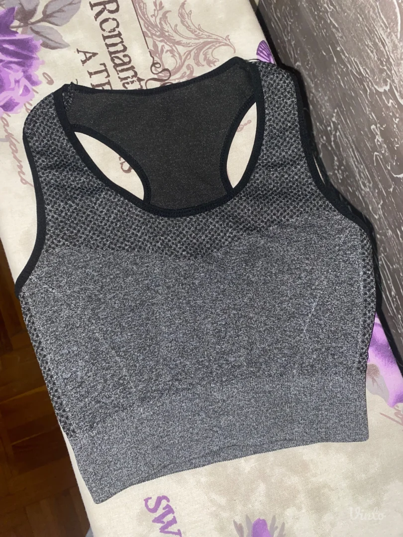 Sivi M top za trening