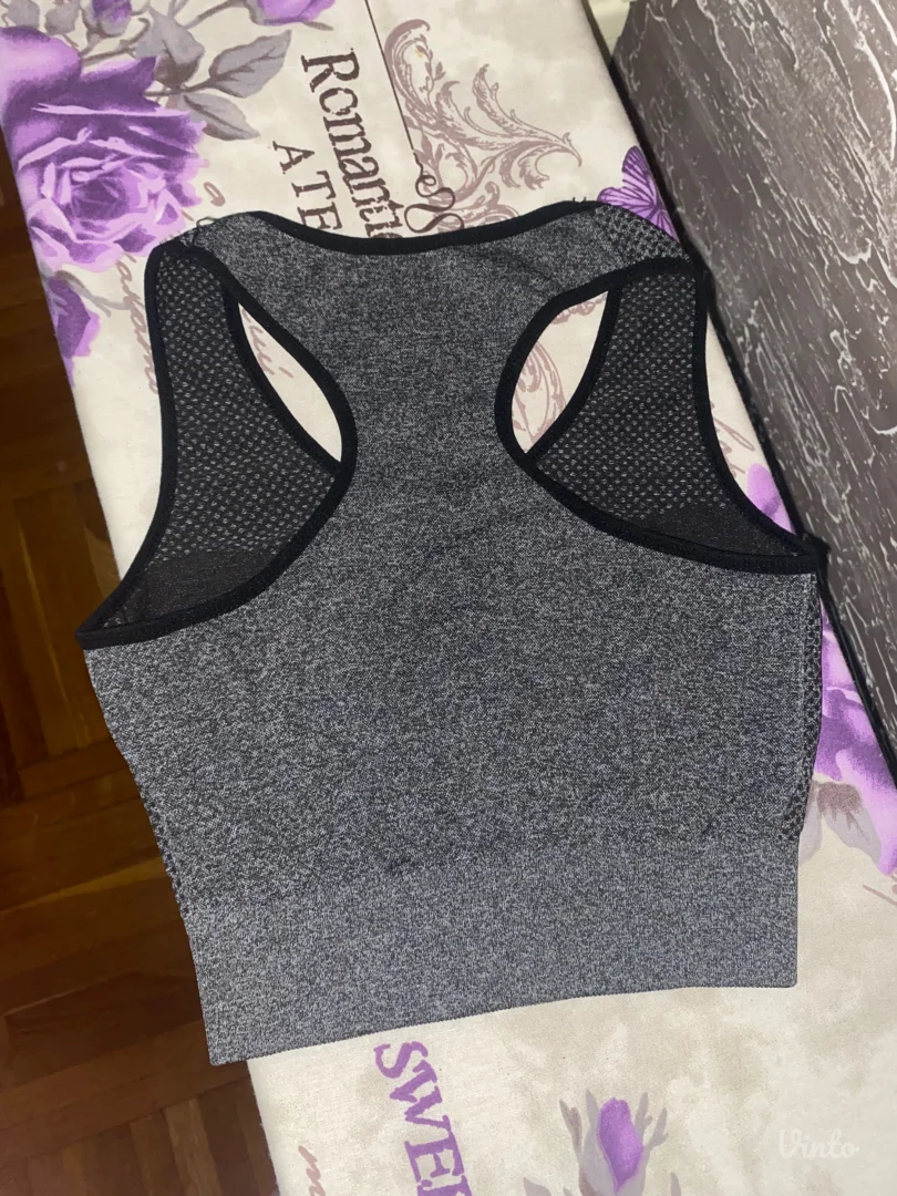 Sivi M top za trening