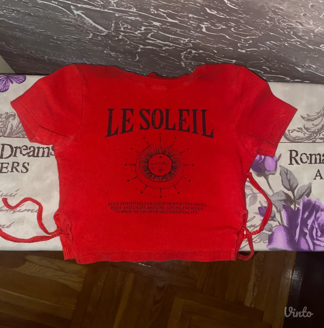 Crvena I žuta crop-top S majica