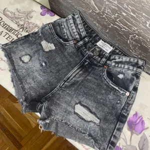 Crni iscepani XS texas šorc