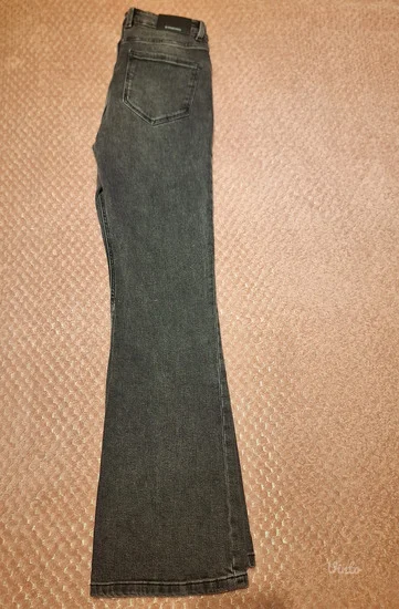 🎼tradivarius zvoncare – Savršen fit, nenošene!