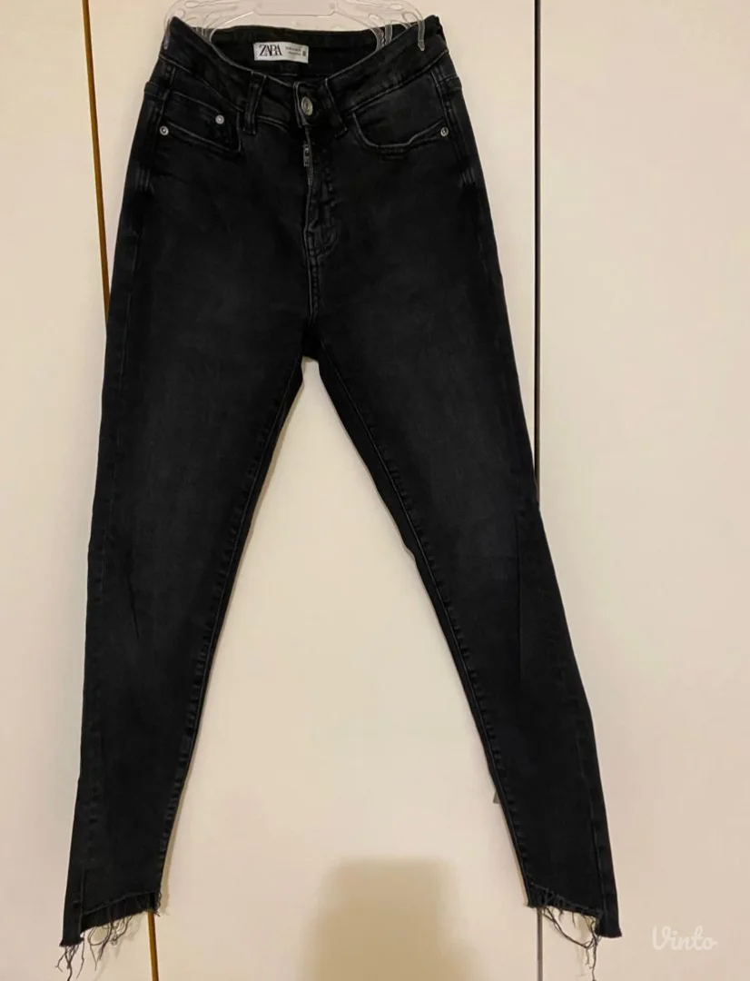 Zara farmerke - Crne slim fit!