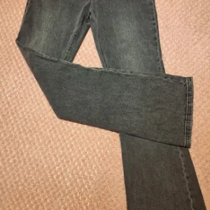 🎼tradivarius zvoncare – Savršen fit, nenošene!