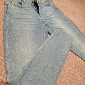 Zara farke – Savršen casual fit, svetlo plave! 👑!