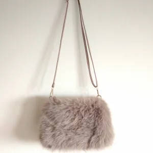 Torbica od eko krzna