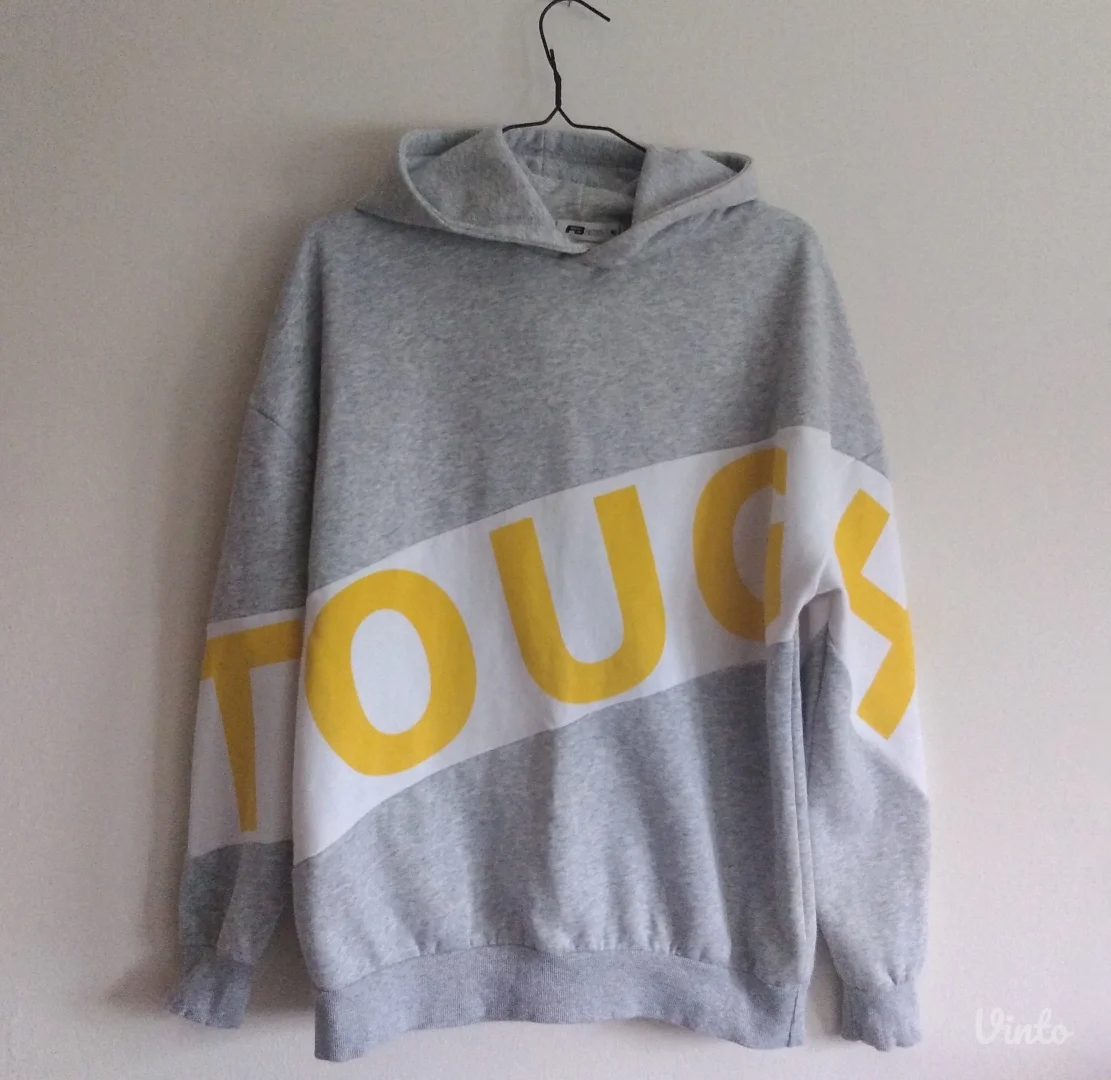 New Yorker duks sa kapuljačom