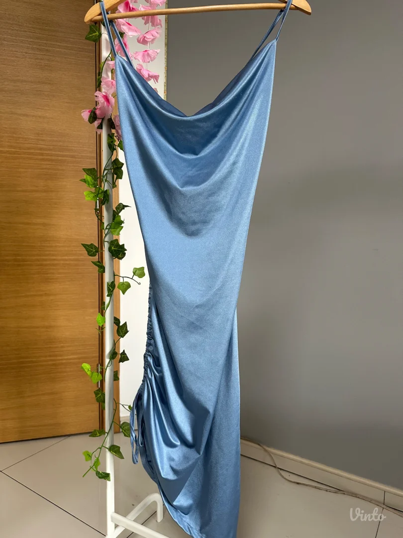 svetlo plava haljina