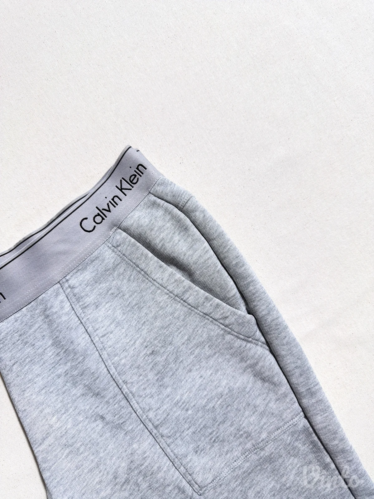 Trenerka Calvin Klein