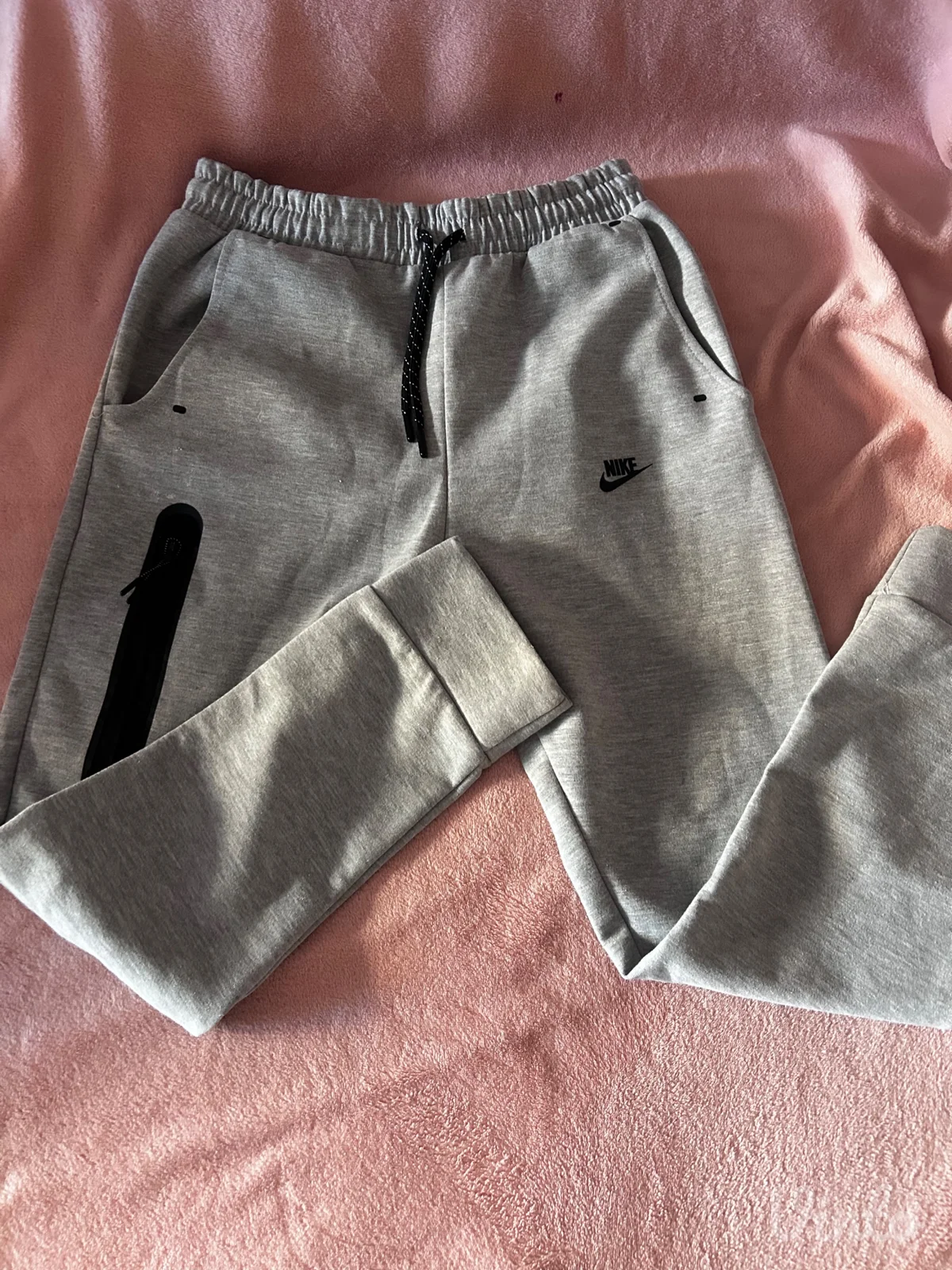 Nike Tech Fleece, donji deo