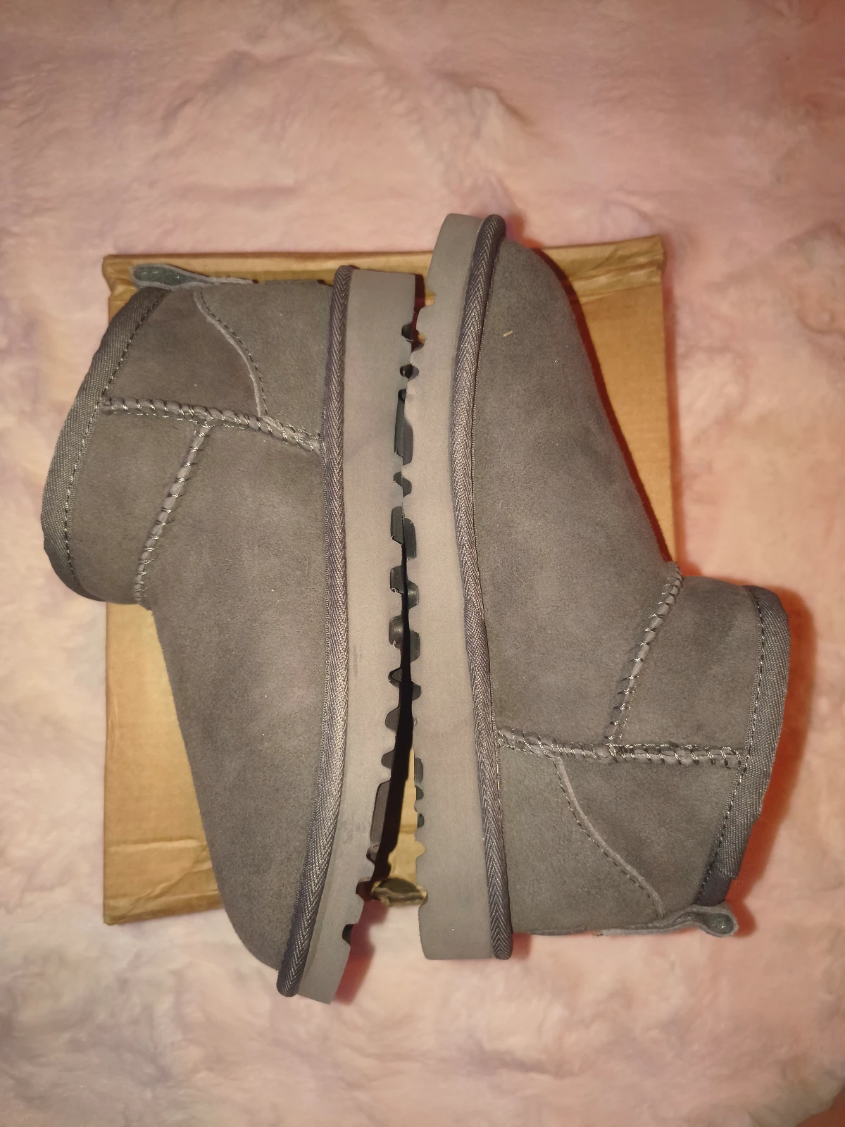 Ugg mini
