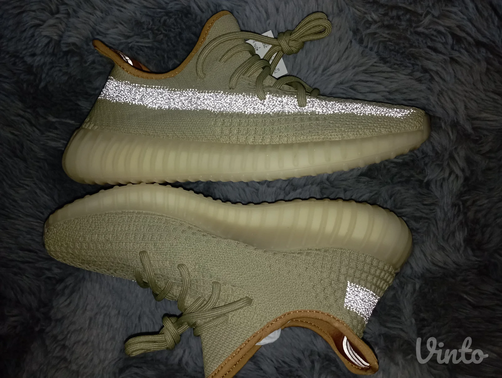 Adidas Yeezy 40.5 broj