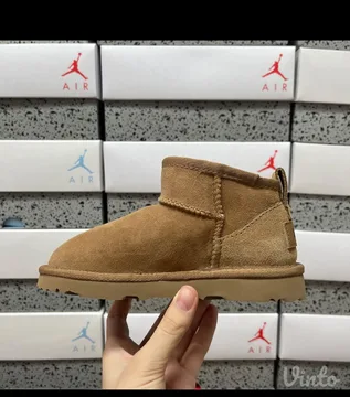 UGG cizme