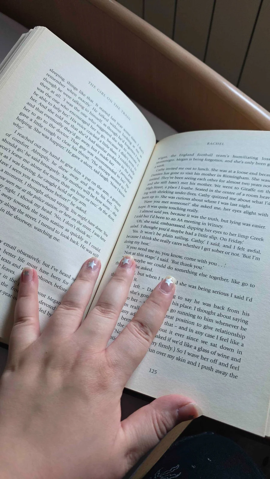 The girl on the train Paula Hawkins