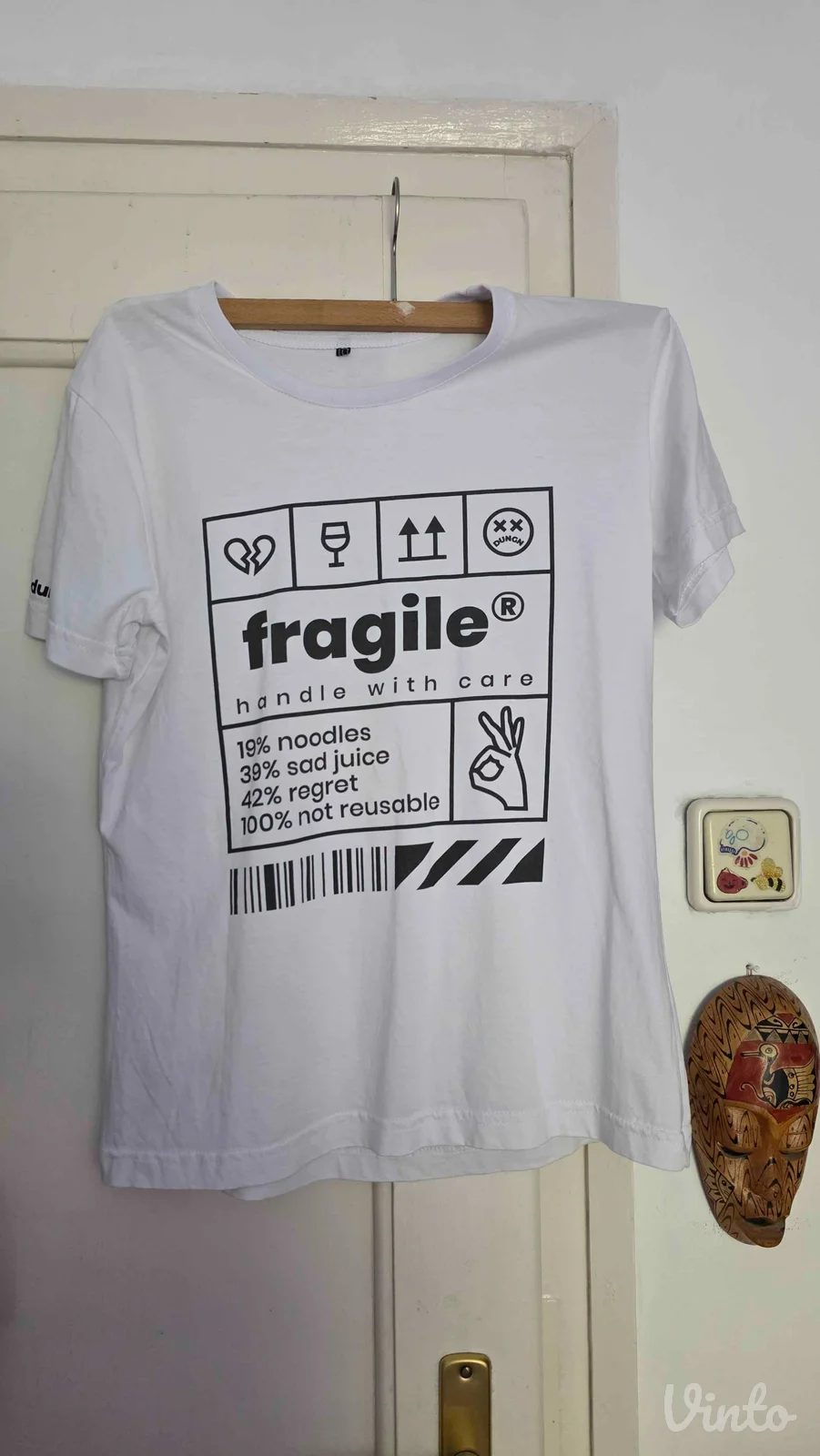Fragile majica