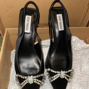 niske štikle sa cirkonima