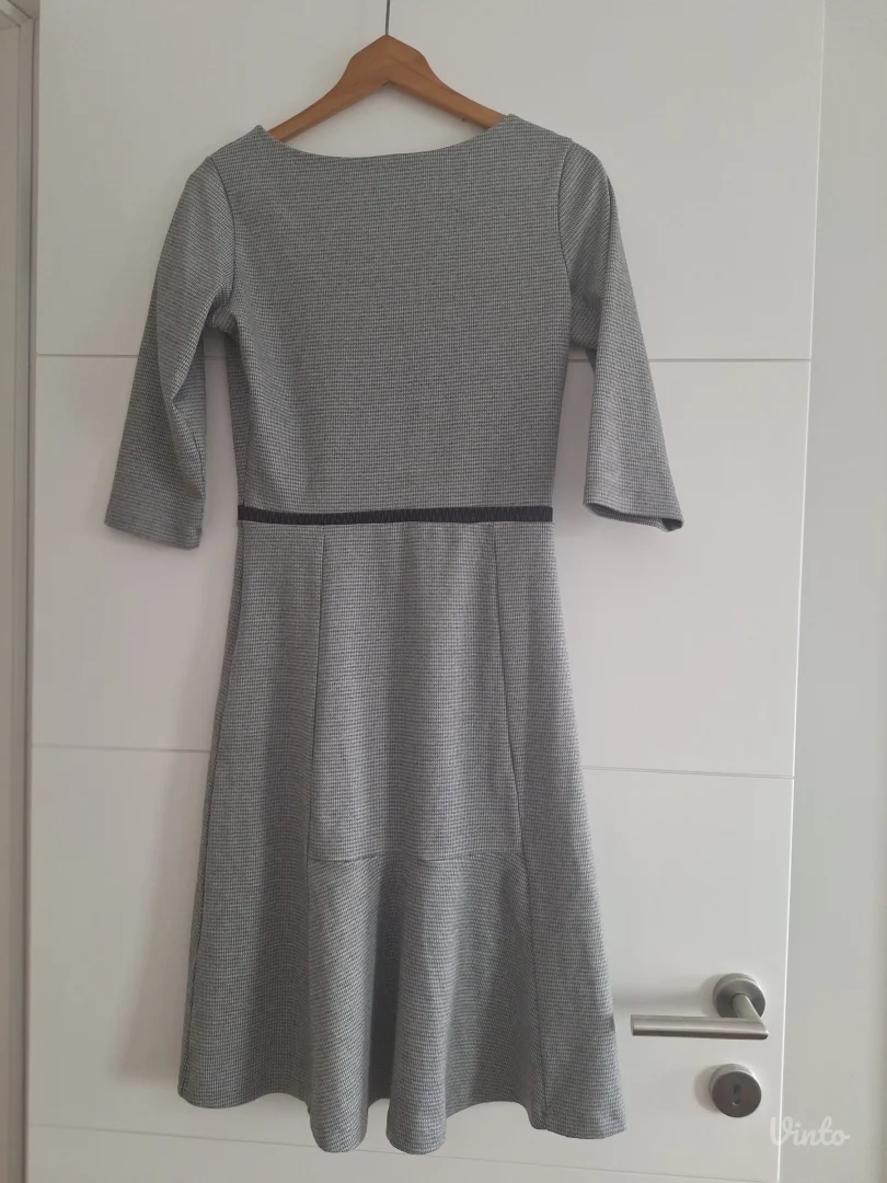 Siva Legend haljina, M veličina, kao nova