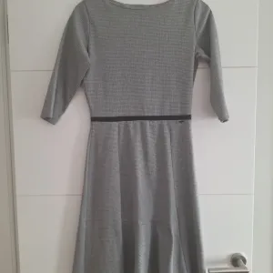 Siva Legend haljina, M veličina, kao nova