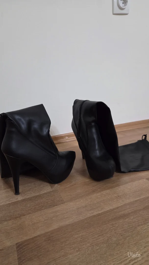 Čizme na visoku štiklu