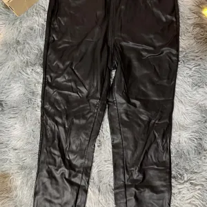 Kozne pantalone