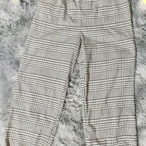 Reserved pantalone
