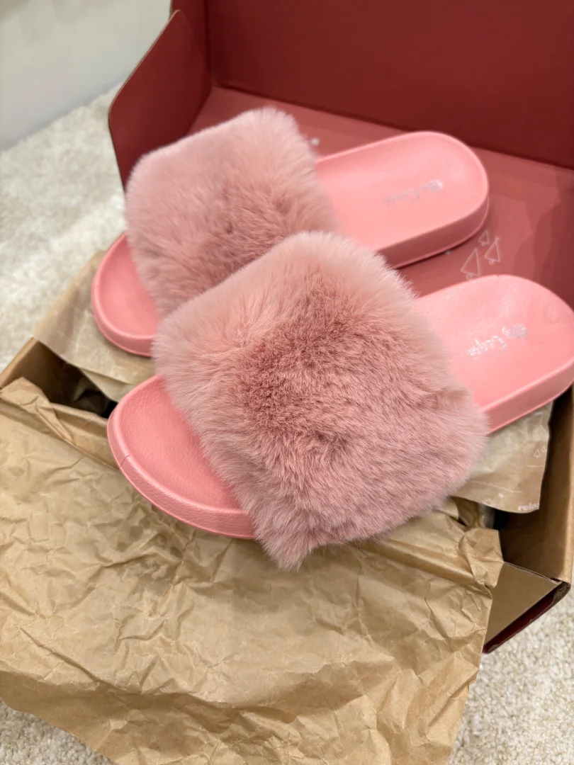 Papuce nove sa krznom 38