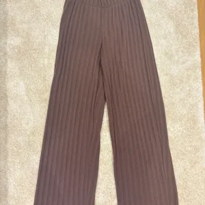 Koncane pantalone zara 11-12