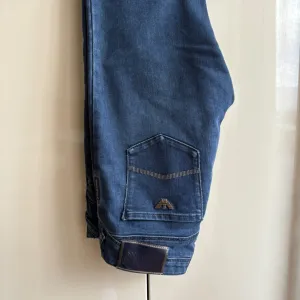 Armani Jeans 27 kao nove
