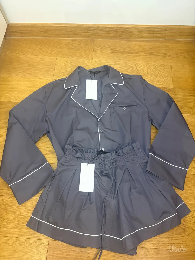 Zara komplet nov sa etiketom