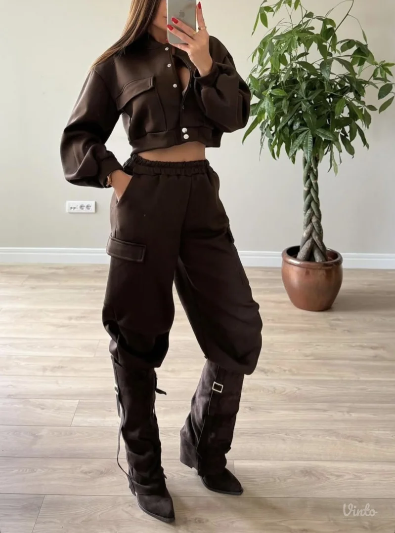 PRELEPA nova trenerka cokolada boja