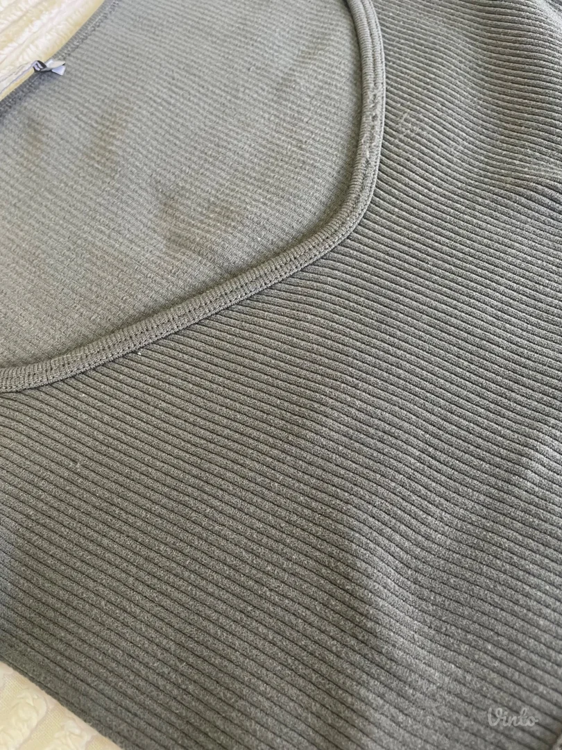 Zara crop siva majica