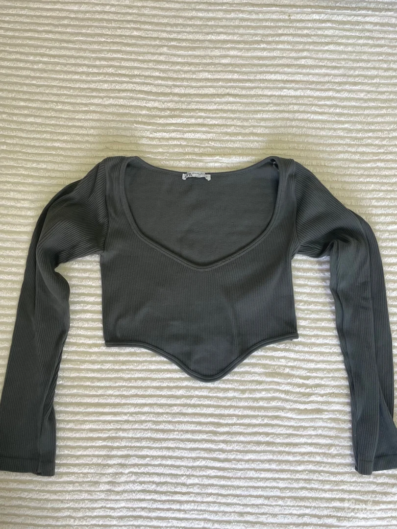 Zara crop siva majica