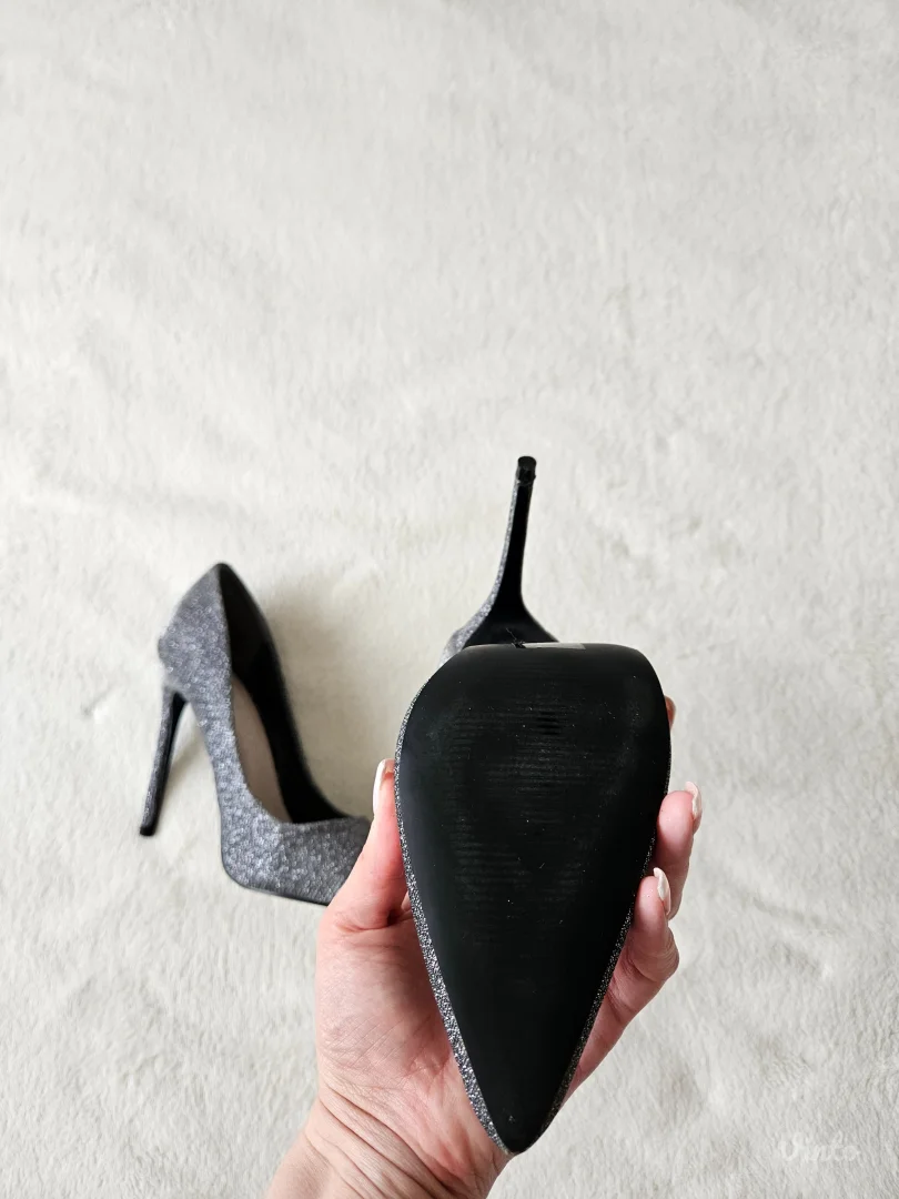 Claudia donateli - srebrne štike