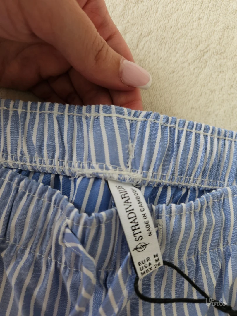 Stradivarius - plavo-bele pantalone