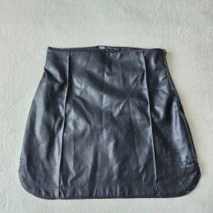 Zara - kožna suknja