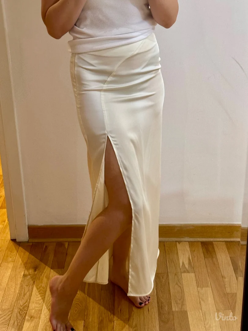 Reserved satenska suknja