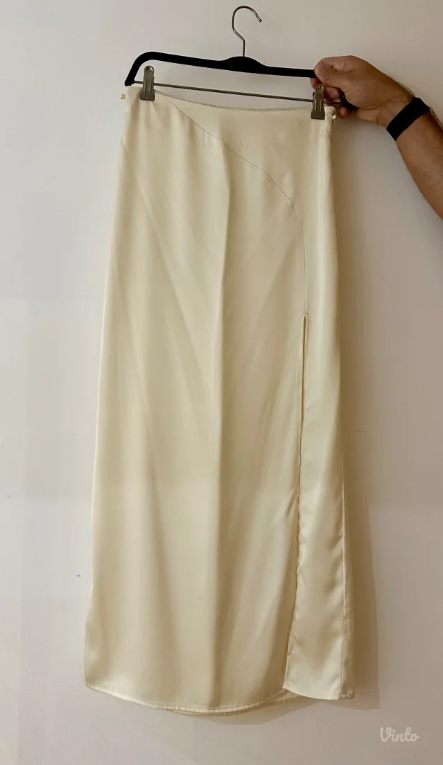 Reserved satenska suknja