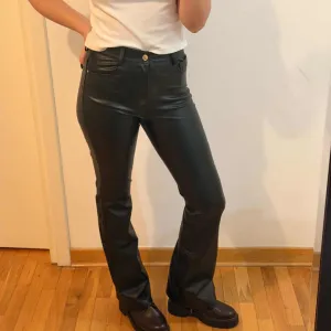 Zara kozne pantalone