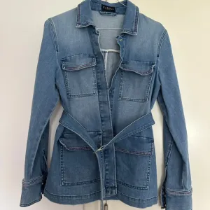 Teksas jakna Caroll Paris